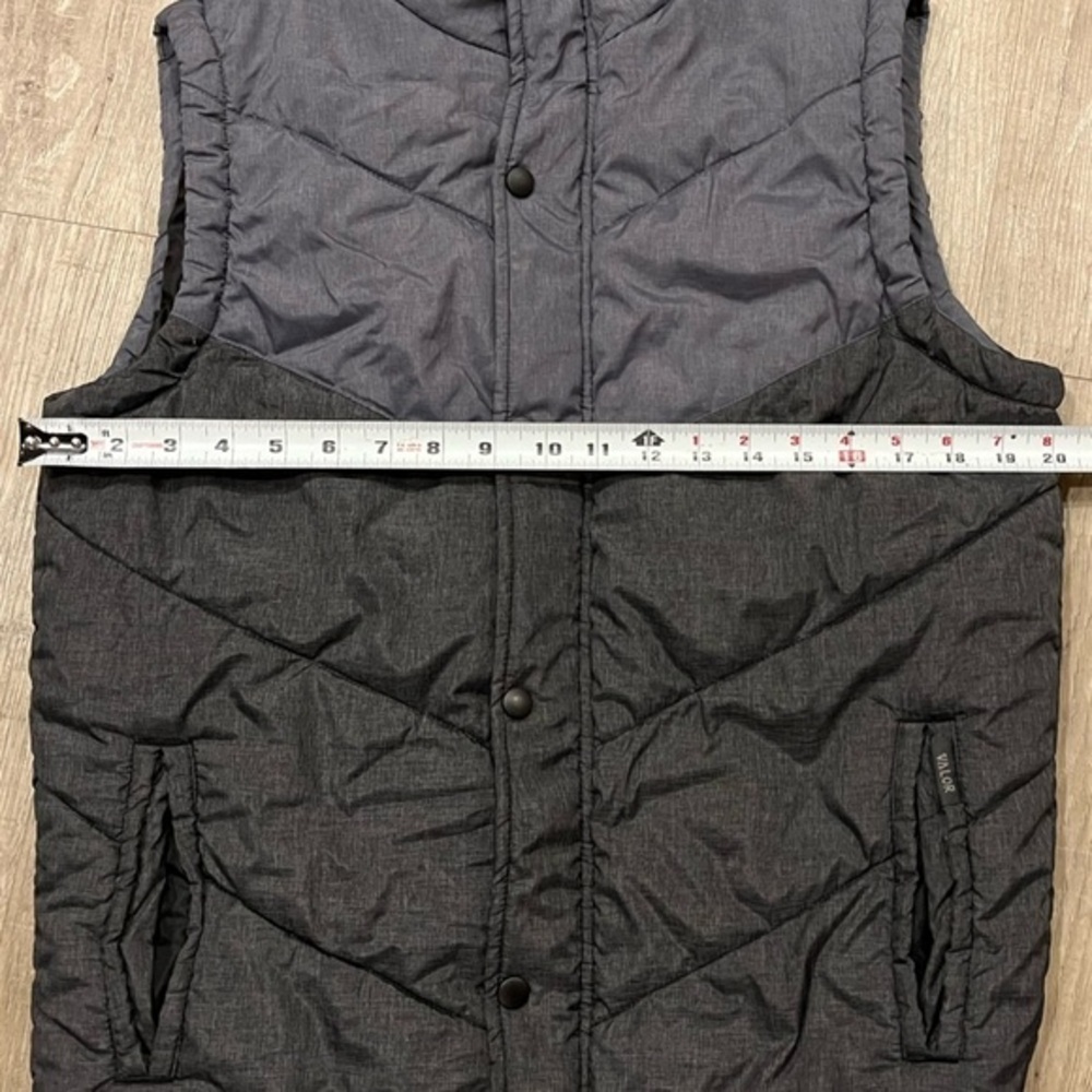 Valor Collective Gray Retro Puffer Vest Medium - Picture 4 of 10